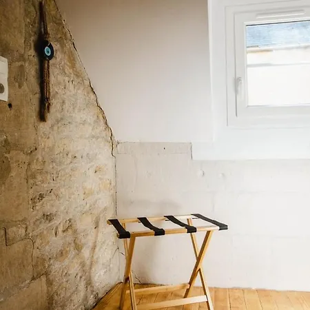 Avec Vue Sur Le Chateau *