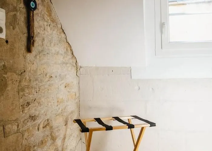 Avec Vue Sur Le Chateau *